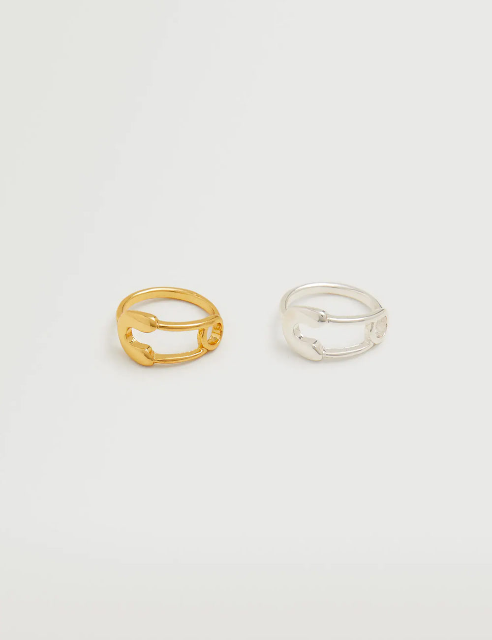 Asymmetric rings set